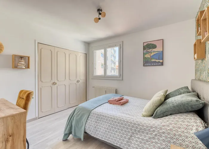 T2 - Les Dauphins, Bord De Apartman